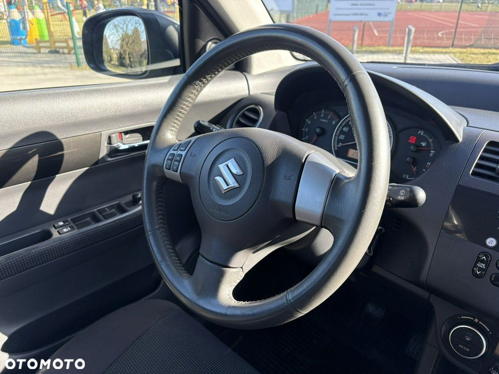 Suzuki Swift 1.3 Club dance - 14