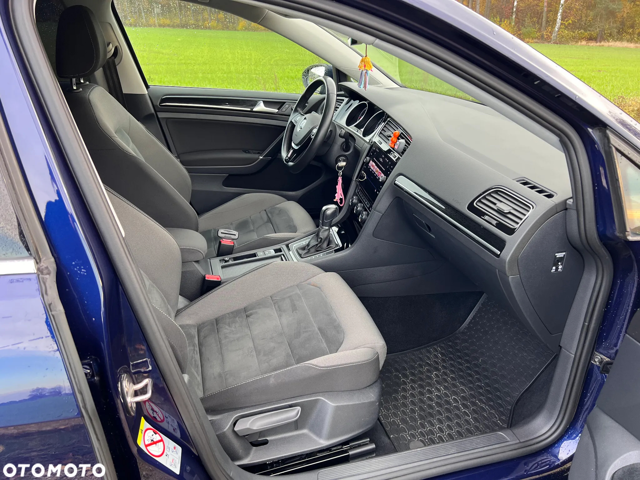 Volkswagen Golf - 8