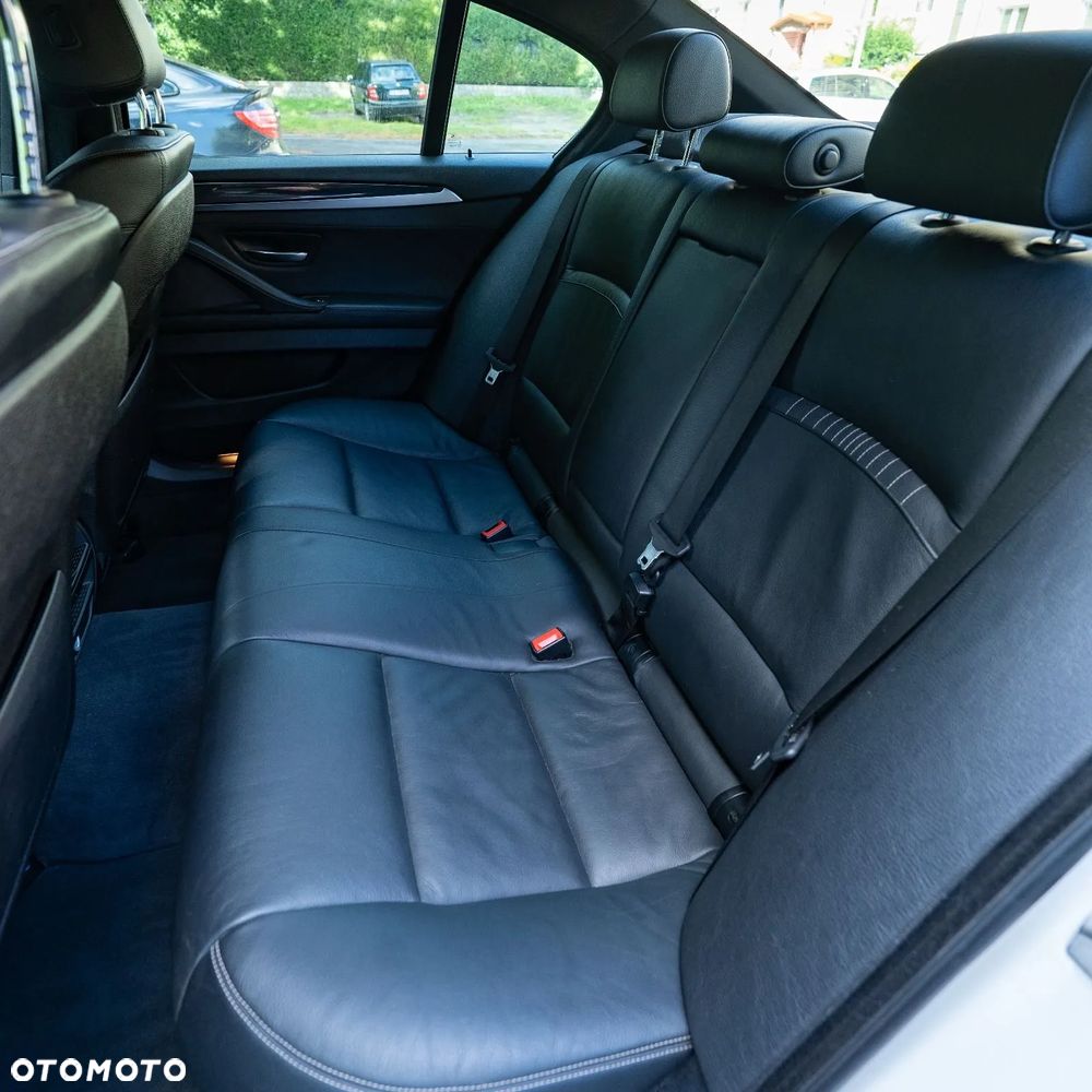 BMW Seria 5 525d xDrive - 5