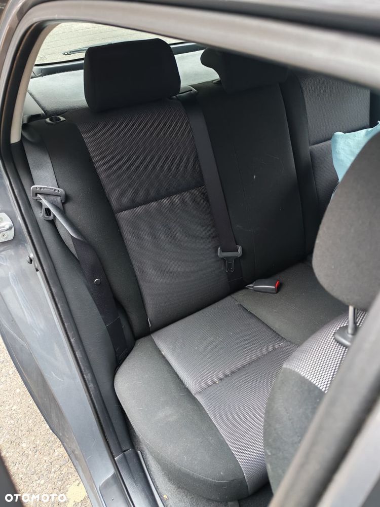 Toyota Corolla 1.4 Terra3 - 16