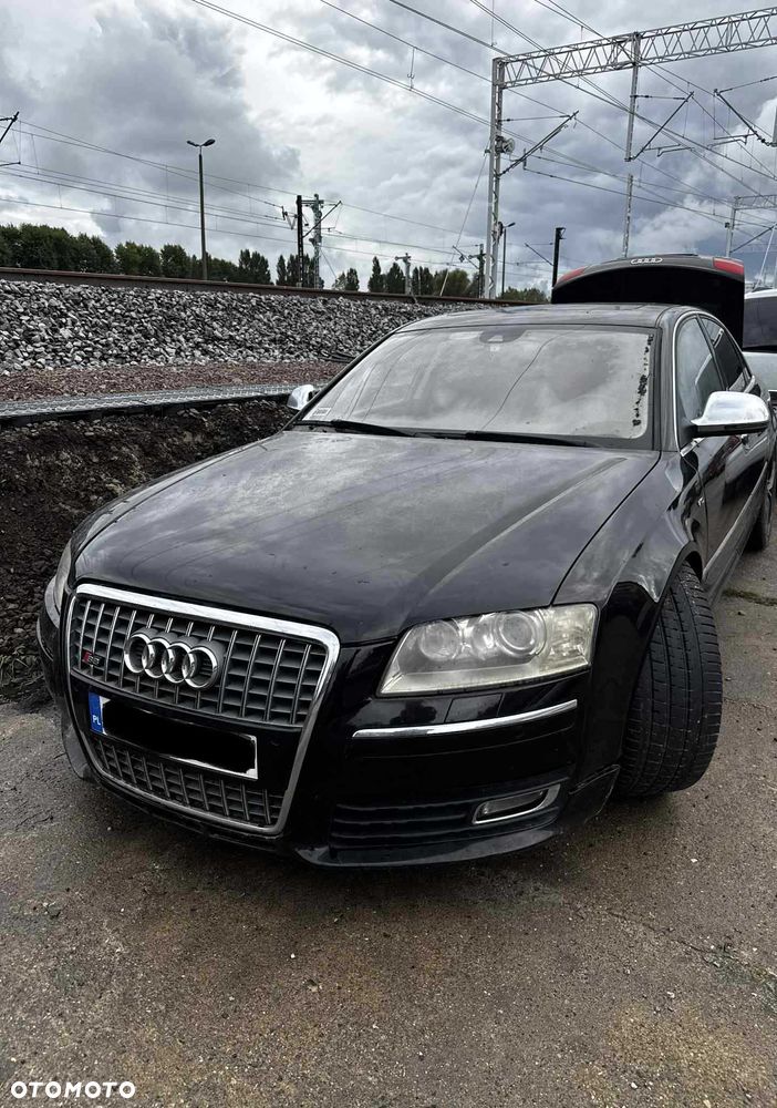 Audi S8 - 1