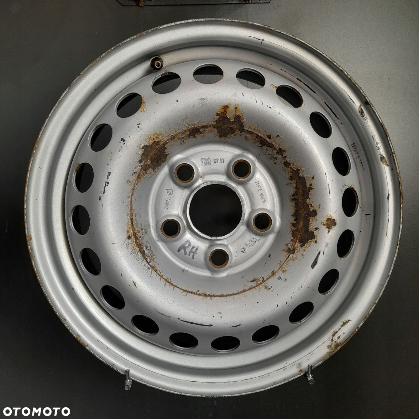 Felgi 16 5x120 VW Transporter T5 T6 F11918-30 - 3