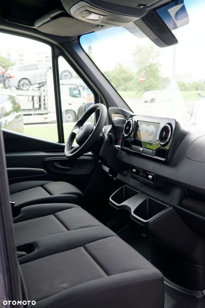 Mercedes-Benz Sprinter - 17