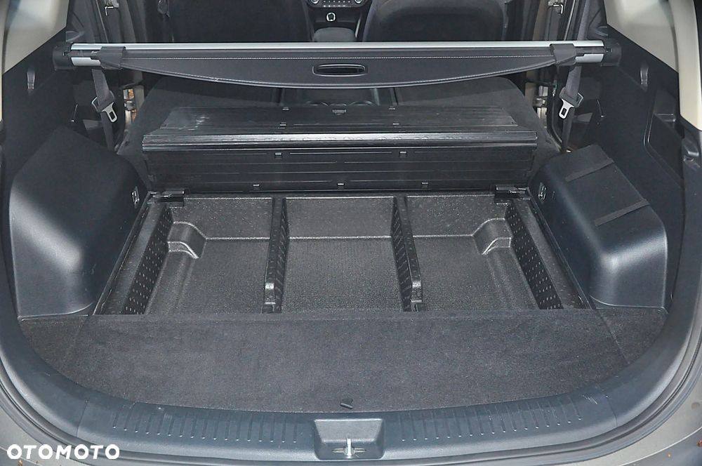 Kia Carens - 12