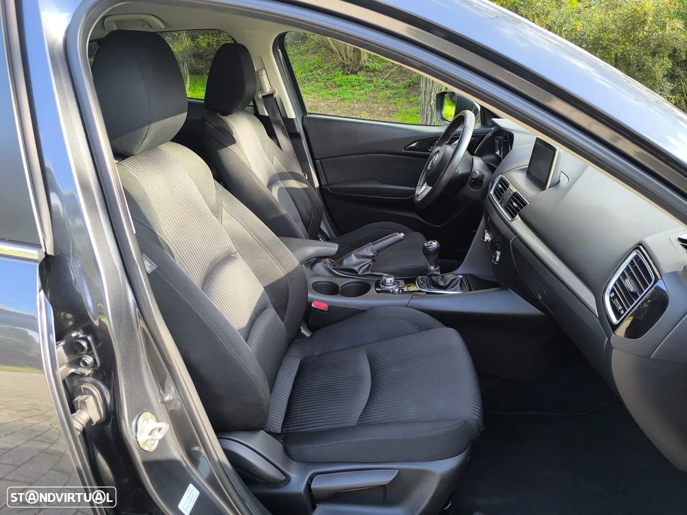 Mazda 3 Hatchback - 21