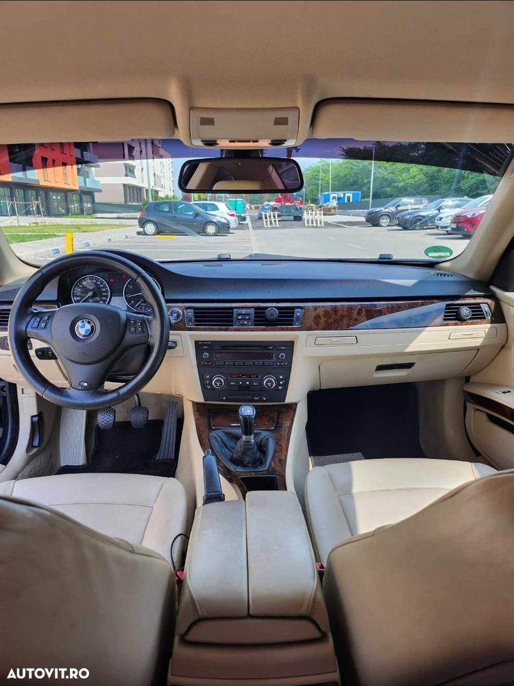 BMW Seria 3 320i - 5