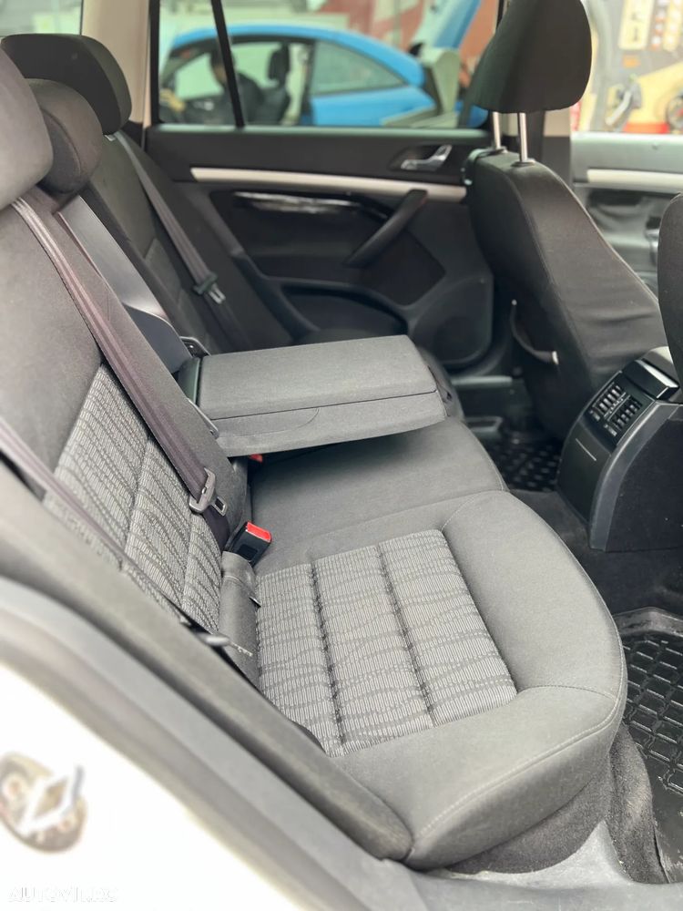 Skoda Octavia 1.8 TSI Business DSG - 11