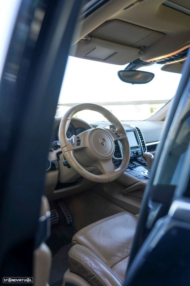 Porsche Cayenne - 14