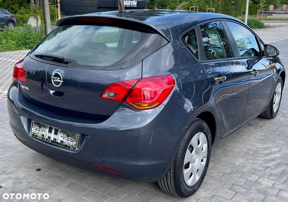 Opel Astra 1.4 T Essentia - 10