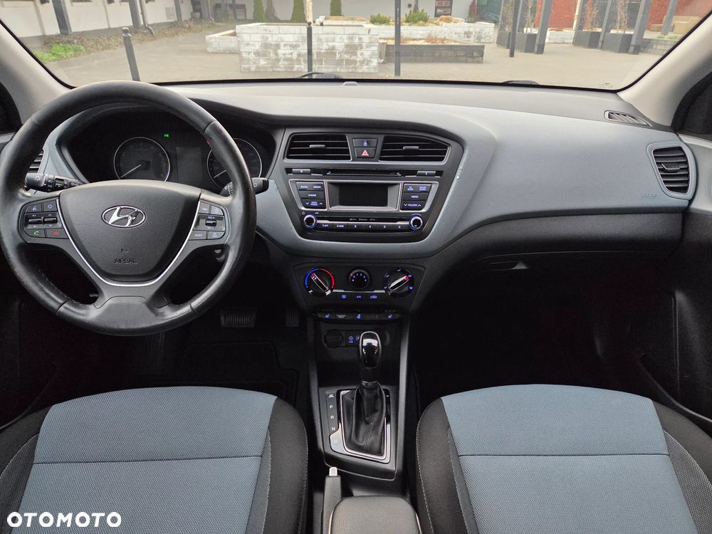 Hyundai i20 1.4 - 10