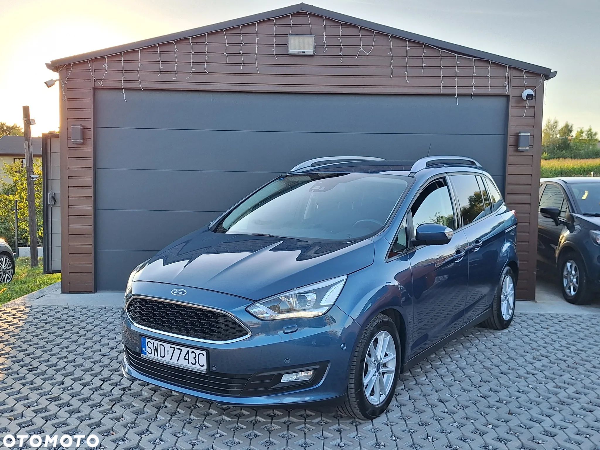 Ford Grand C-MAX - 1