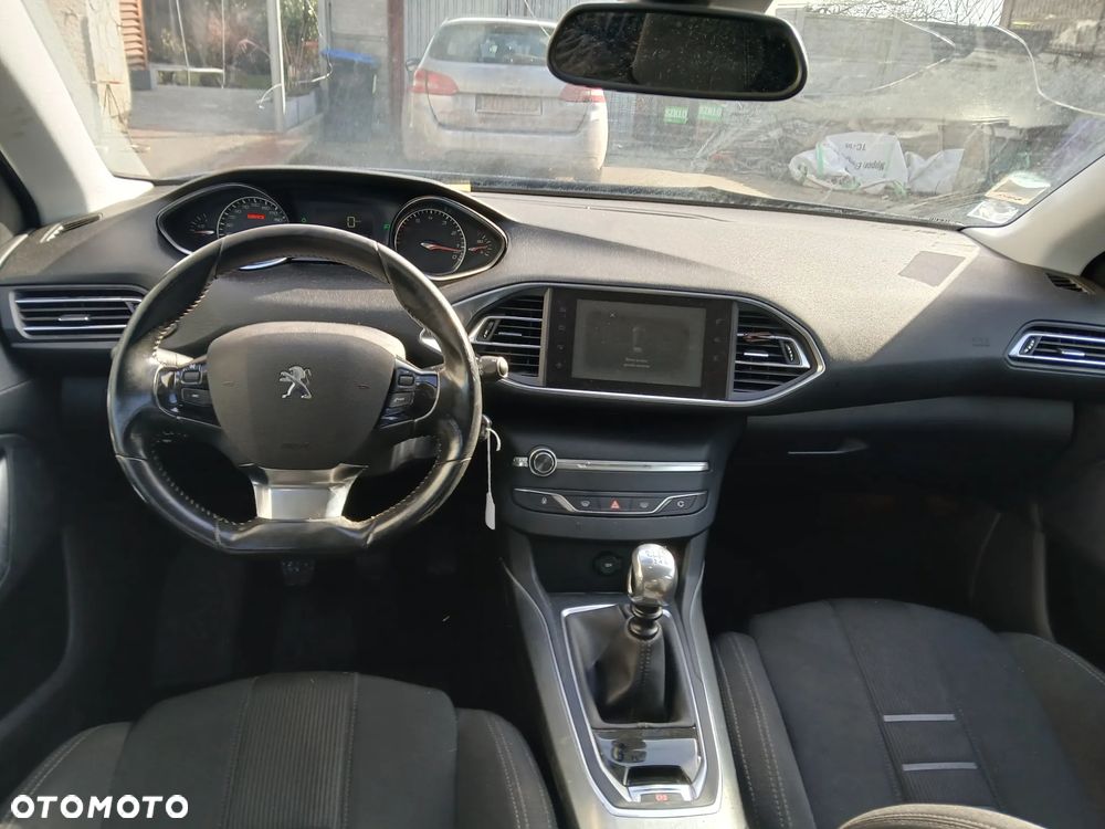 Peugeot 308 125 THP Allure - 9