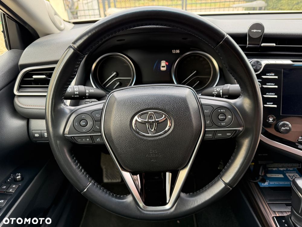 Toyota Camry - 13