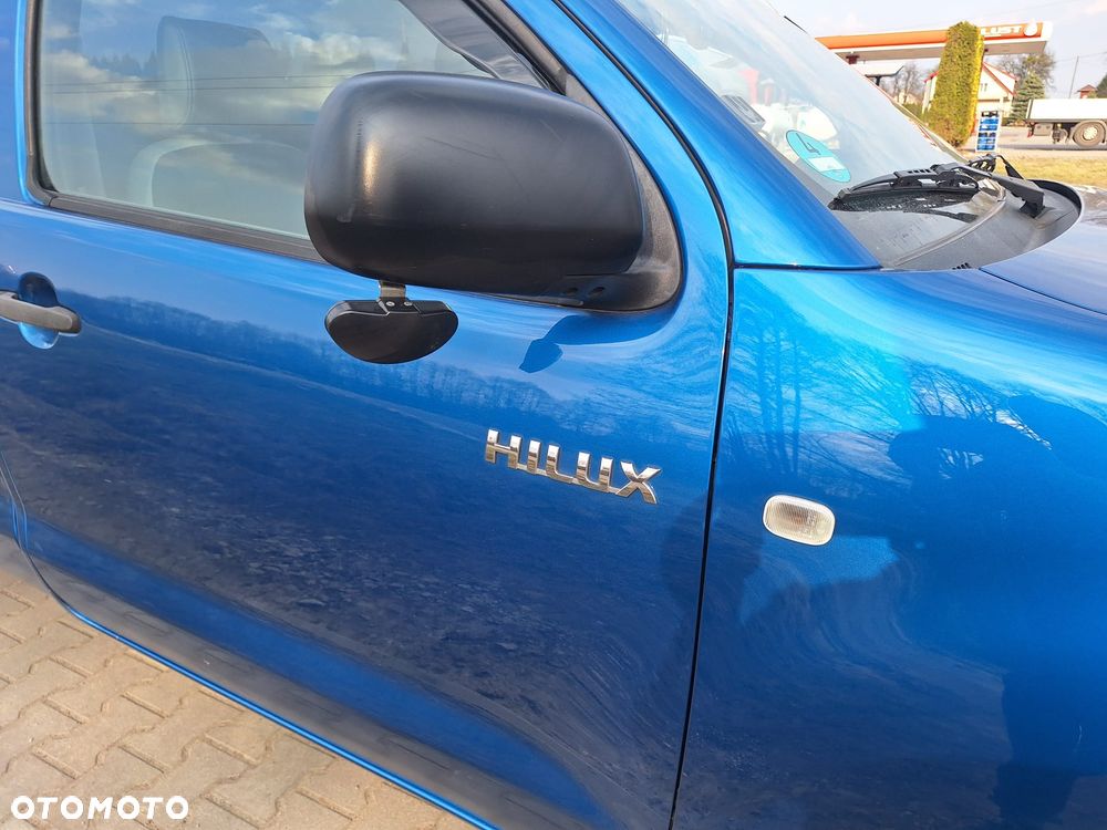 Toyota Hilux 2.5 D-4D DLX - 11