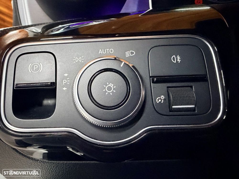 Mercedes-Benz A 160 AMG Line - 19