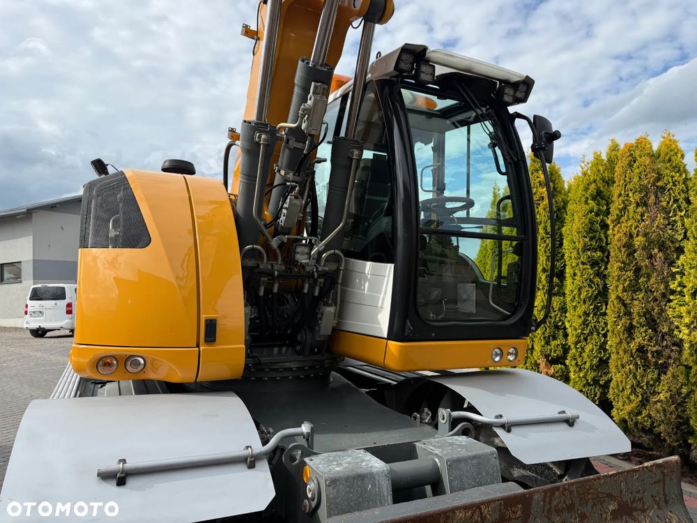 Liebherr 918 Compact  Rototilt + Szczypce - 13