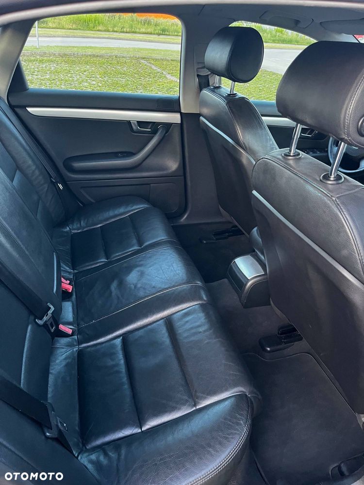Audi A4 Limousine - 13