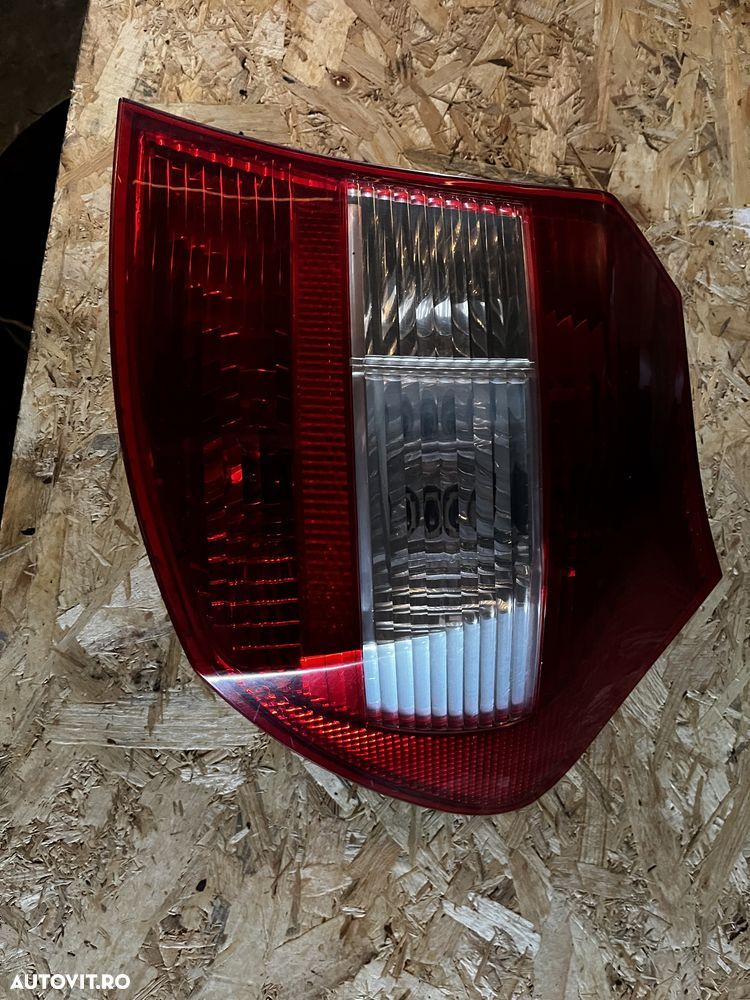 Stop Lampa Tripla Spate Dreapta Bmw Seria 1 E81 E87 2004-07 - 1
