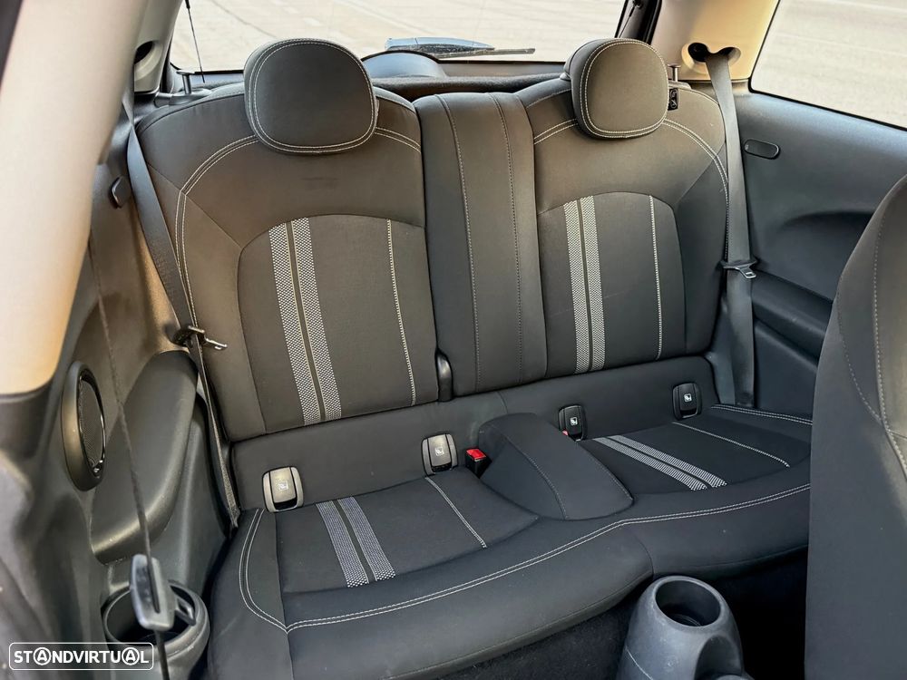 MINI 3 Portas Cooper SE Premium Essential - 9