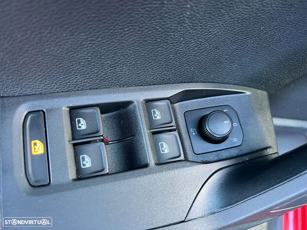 SEAT Arona 1.0 TGI FR - 17