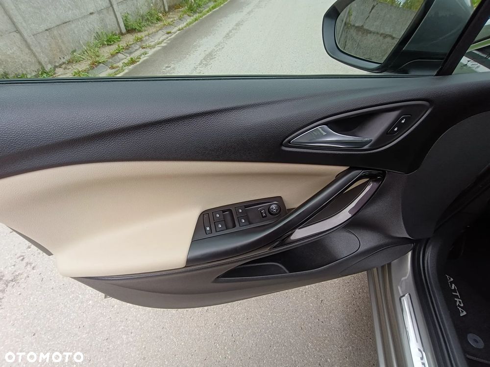 Opel Astra 1.4 Turbo Business - 15