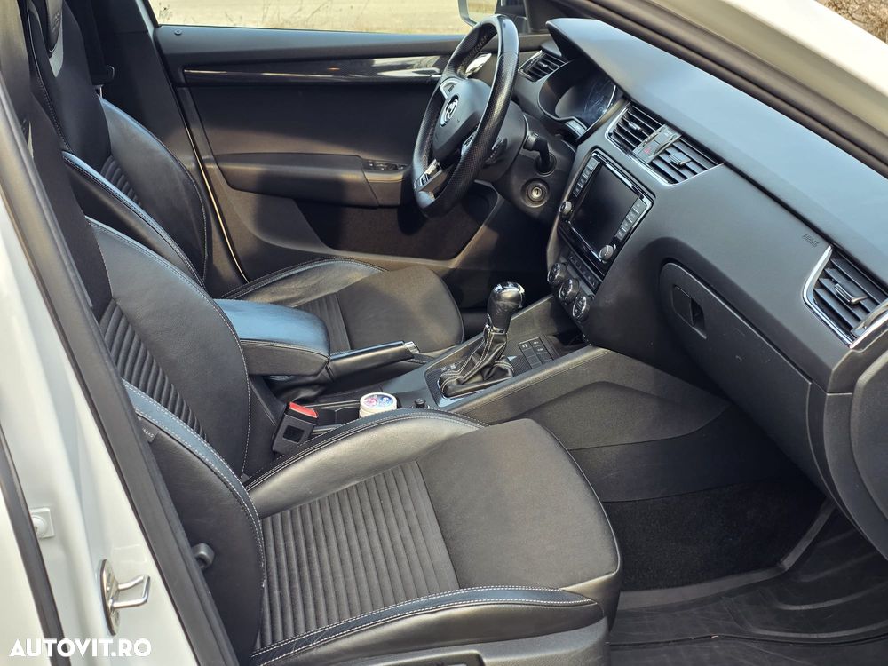 Skoda Octavia 2.0 TDI DSG RS - 11