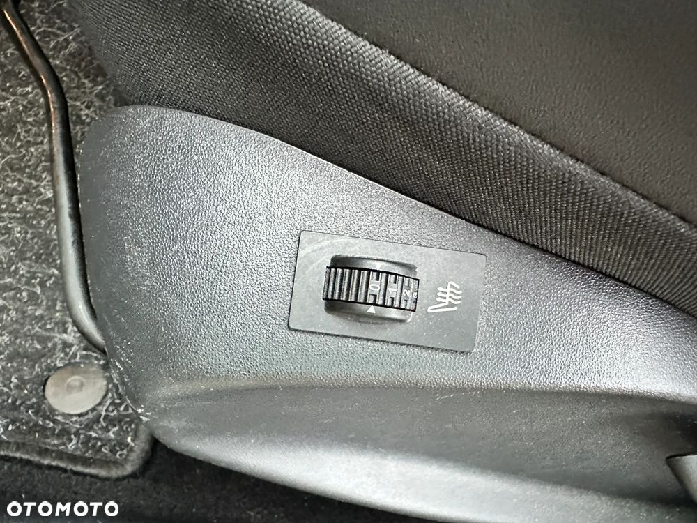 Peugeot 2008 1.2 Pure Tech GPF Allure S&S EAT6 - 11