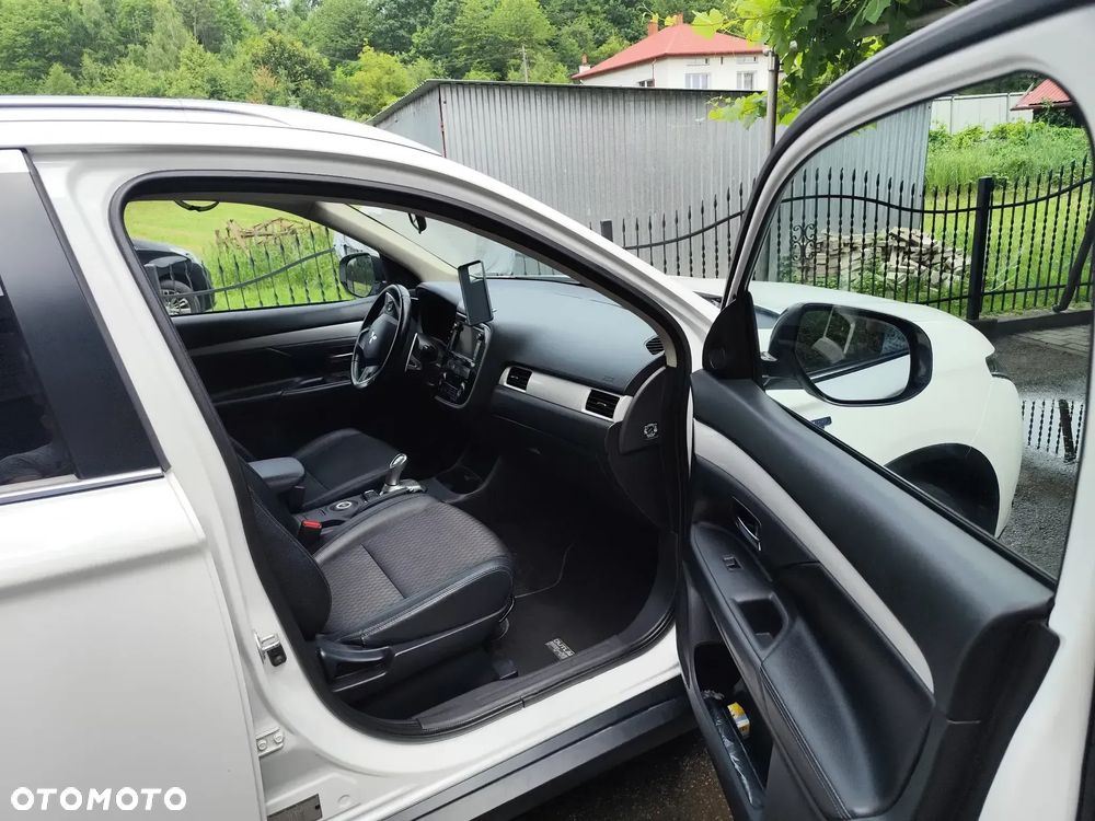 Mitsubishi Outlander 2.0 4WD Plus - 6