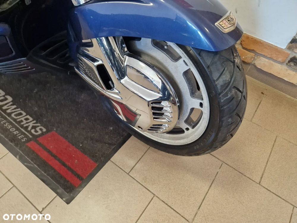 Honda GL - 24