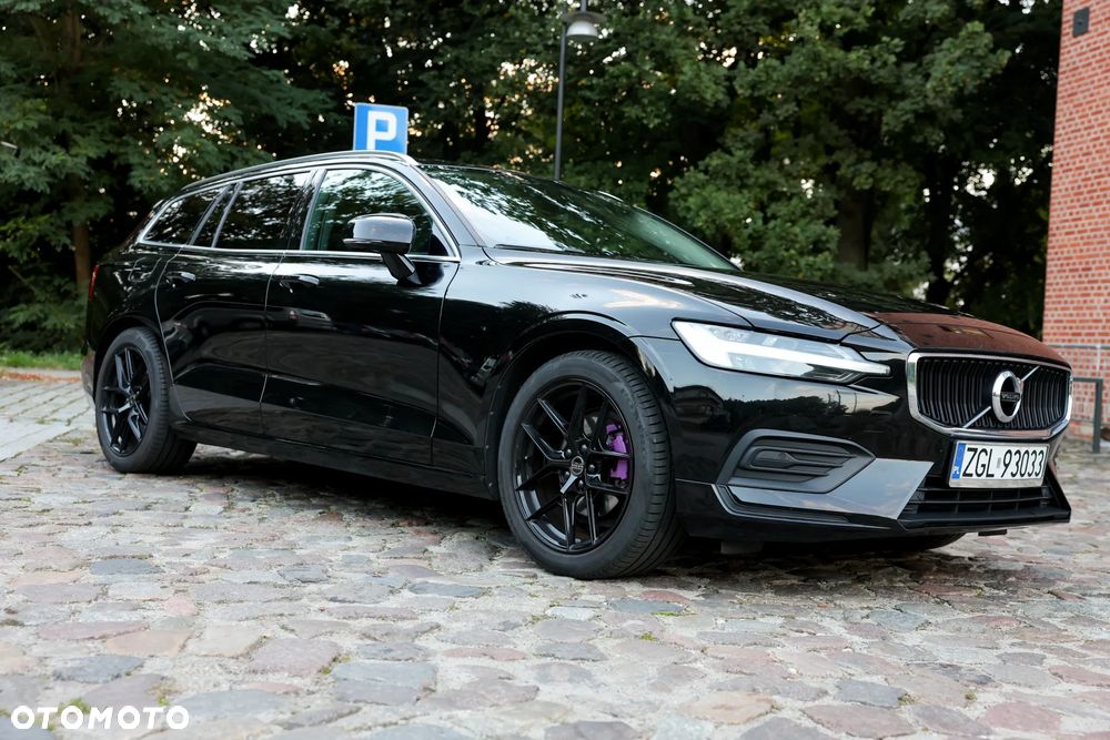 Volvo V60 D4 Momentum Pro - 1