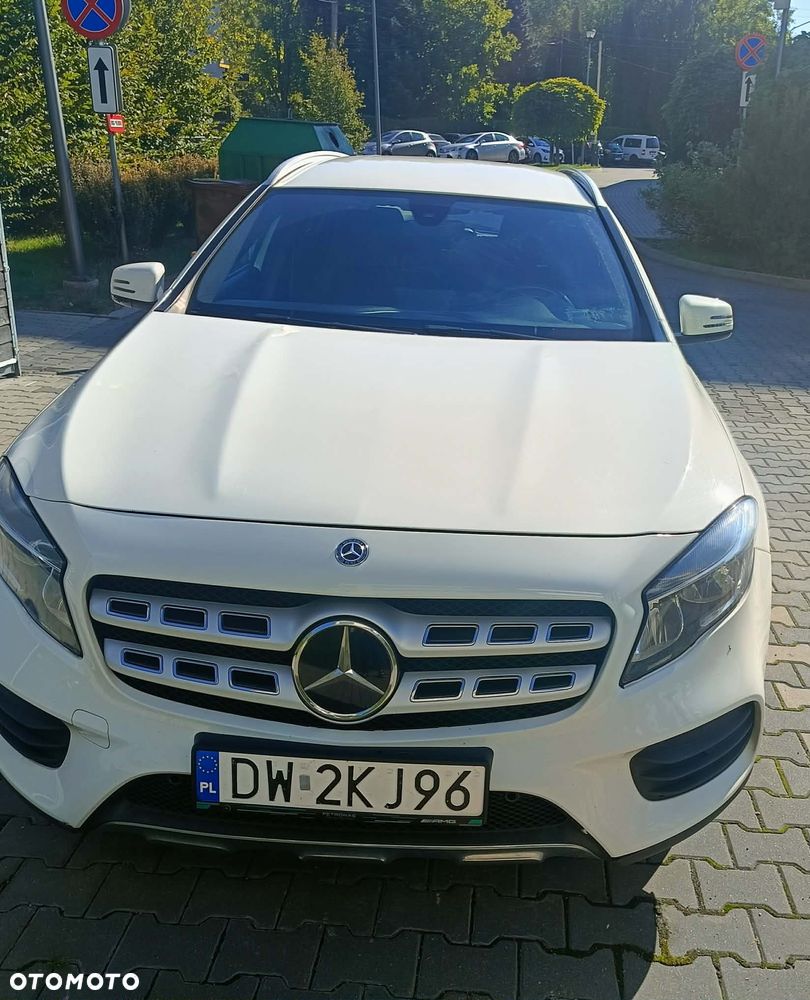 Mercedes-Benz GLA 180 d AMG Line - 1