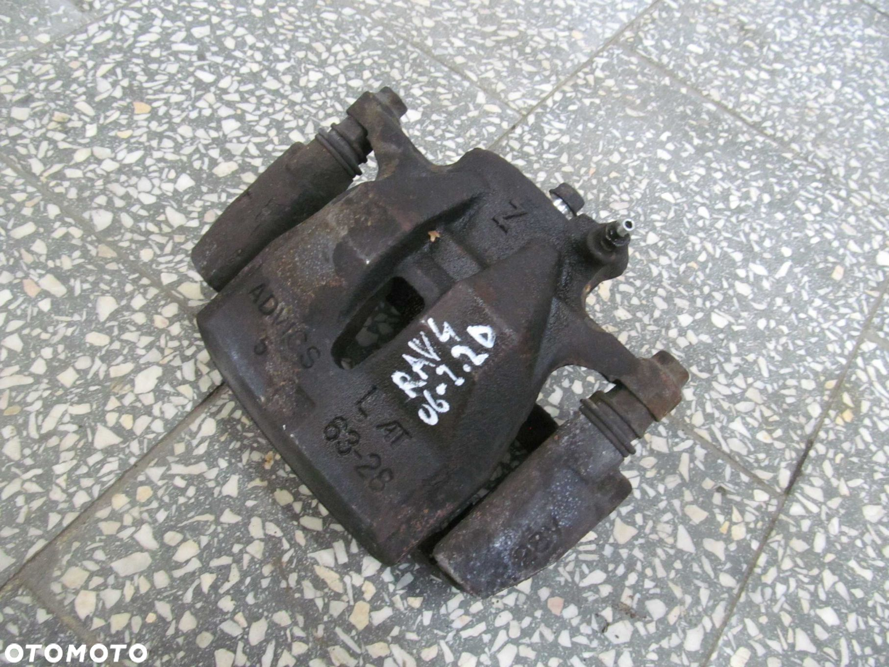 TOYOTA RAV4 III 2.2 D4D ZACISK HAMULCOWY PRZOD LEWY 05-12 - 4