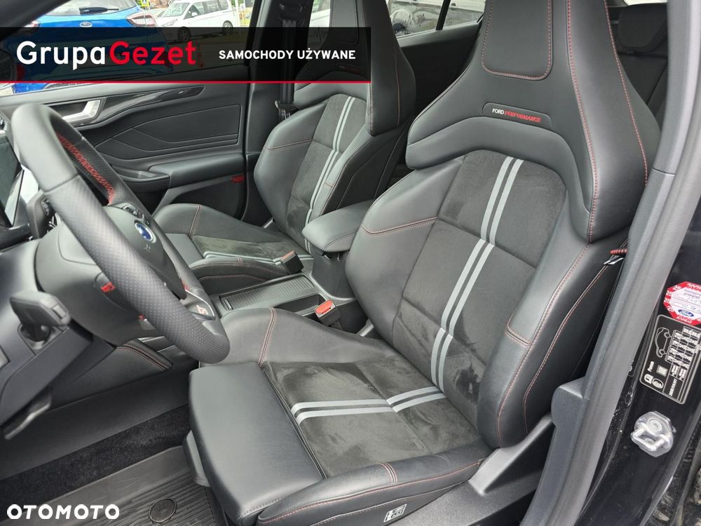 Ford Focus 2.3 EcoBoost ST X - 32
