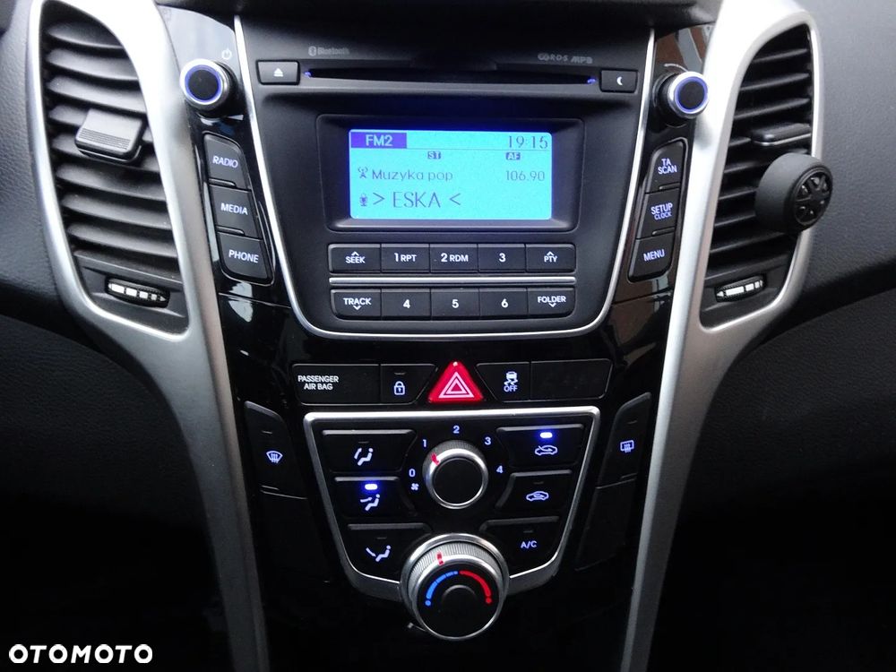 Hyundai i30 blue 1.4 Trend - 27