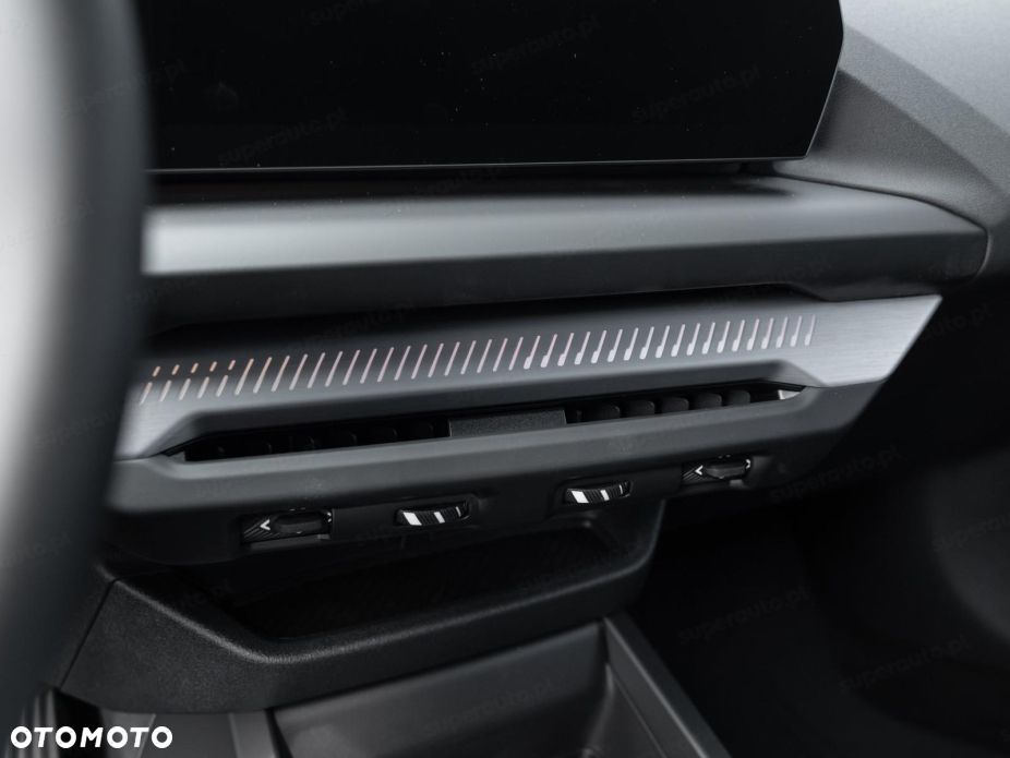 BMW Seria 1 120 mHEV - 11