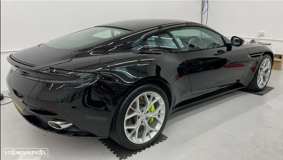 Aston Martin DB11 Coupé V12 Auto - 2