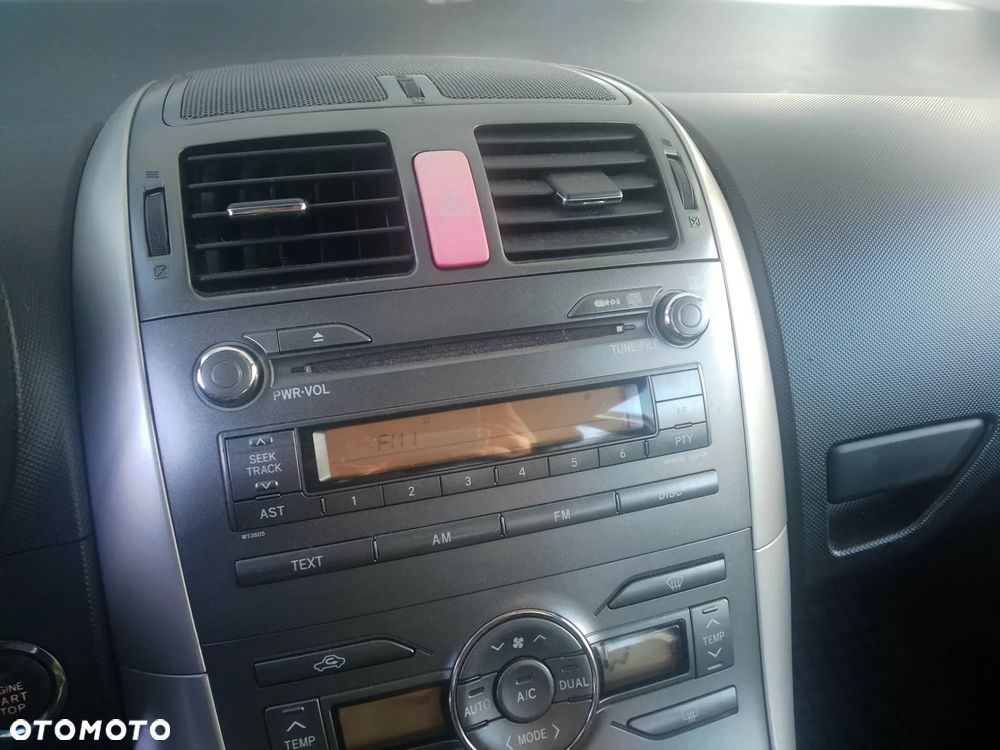 Radioodtwarzacz CD TOYOTA Auris I 06-12r. 86120-02520 - 2