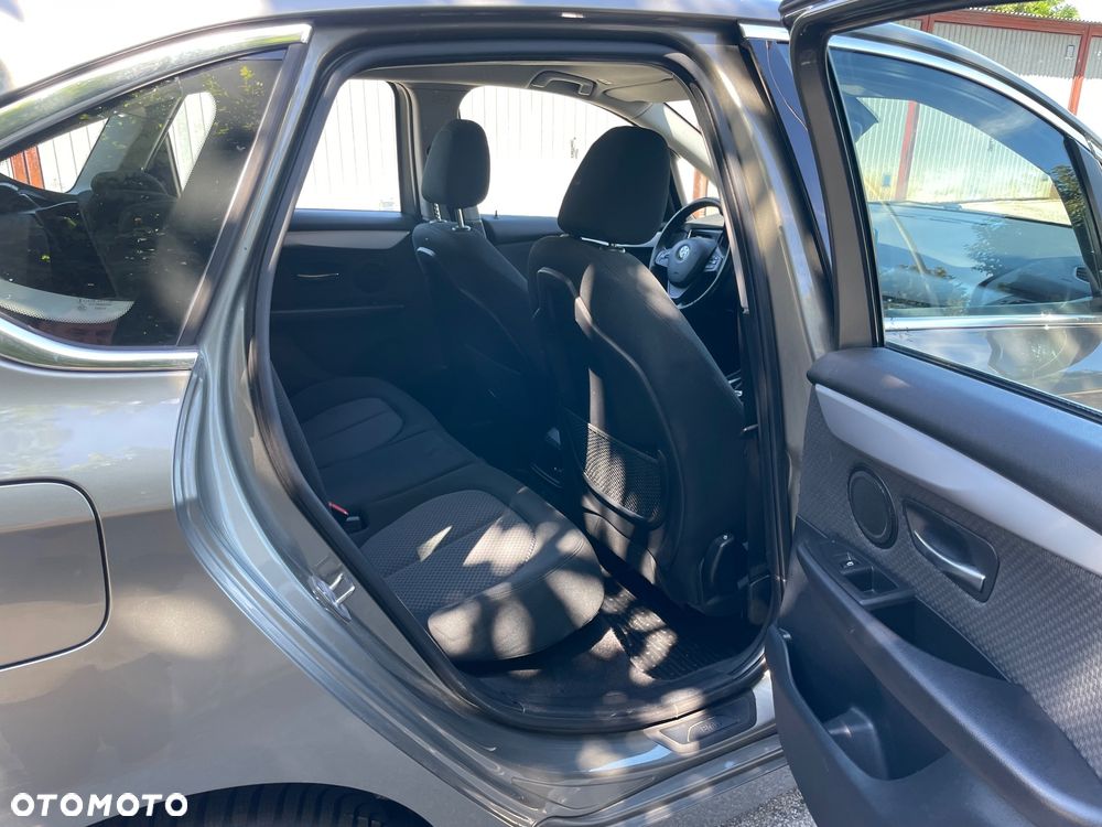 BMW Seria 2 218i - 22