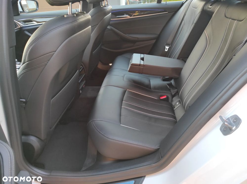 BMW Seria 5 530i GPF Luxury Line - 23
