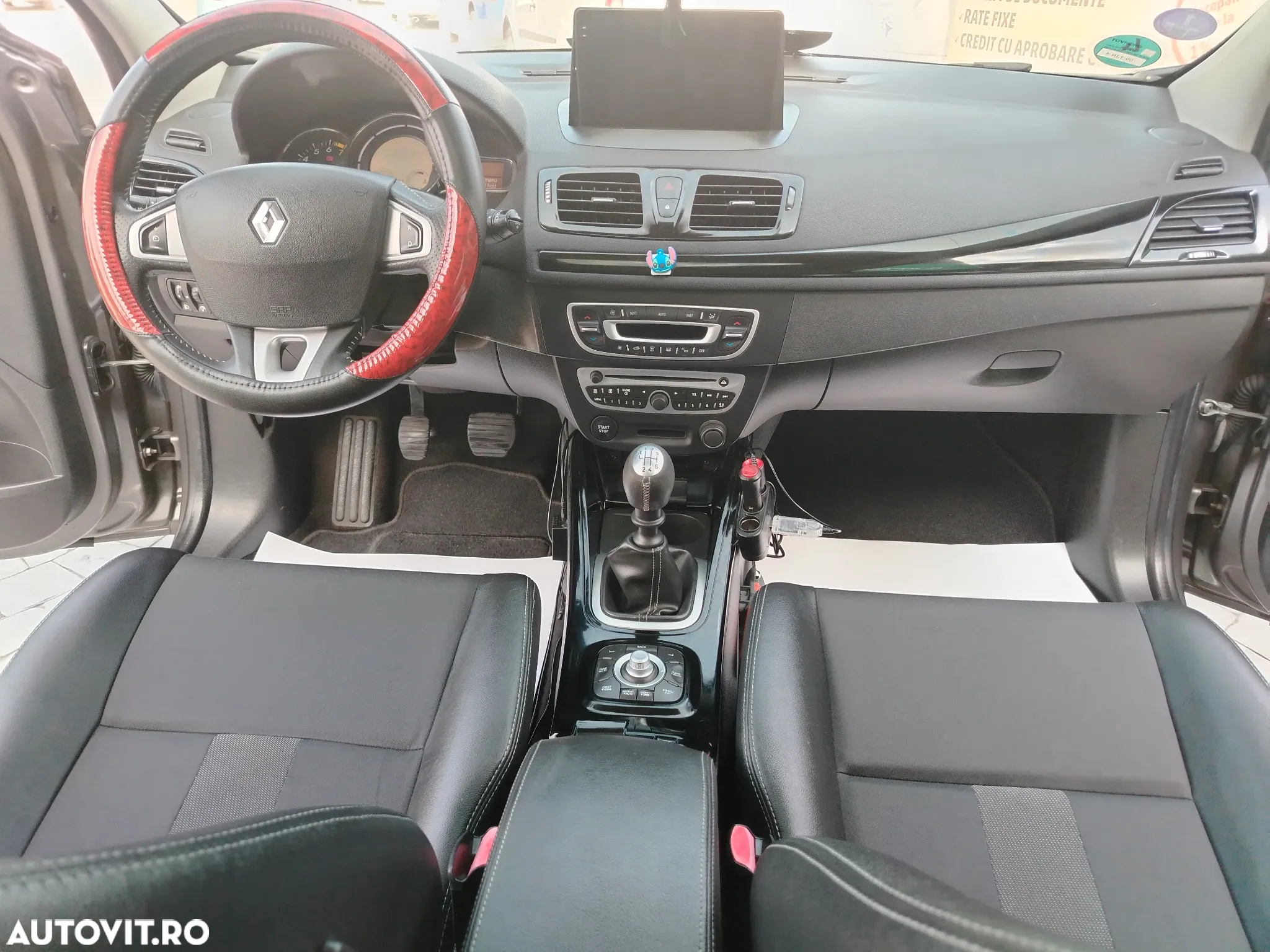 Renault Megane Grandtour TCe 130 Bose Edition - 24