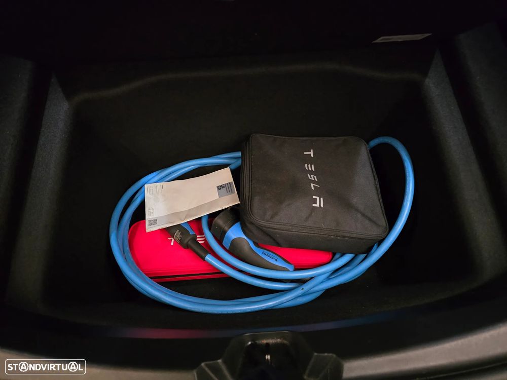 Tesla Model 3 RWD - 14