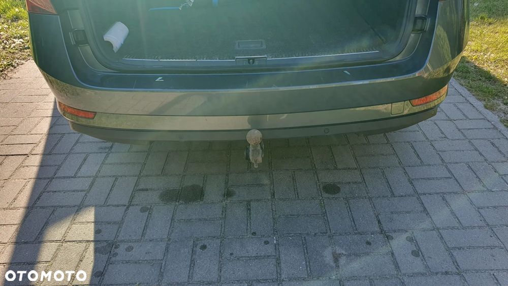 Skoda Superb 2.0 TDI L&K DSG - 13