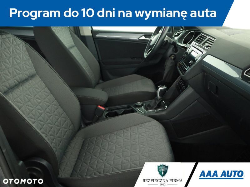 Volkswagen Tiguan - 9
