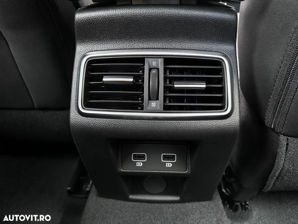 Renault Megane TCe 140 GPF EDC Techno - 21