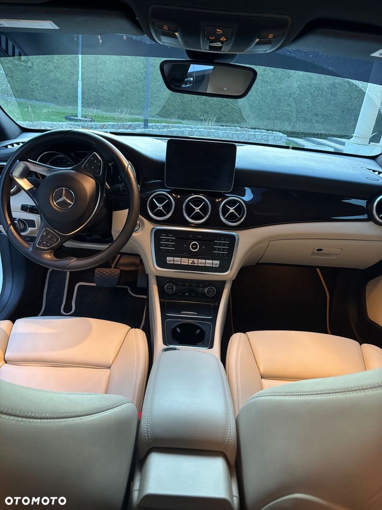 Mercedes-Benz CLA 250 4-Matic - 24