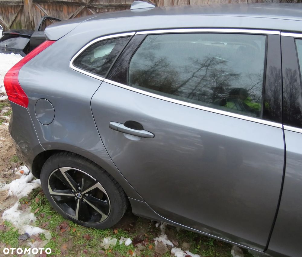 BŁOTNIK ĆWIARTKA PRAWY TYŁ TYLNY 714-16 VOLVO V40 II 12-19 - 2