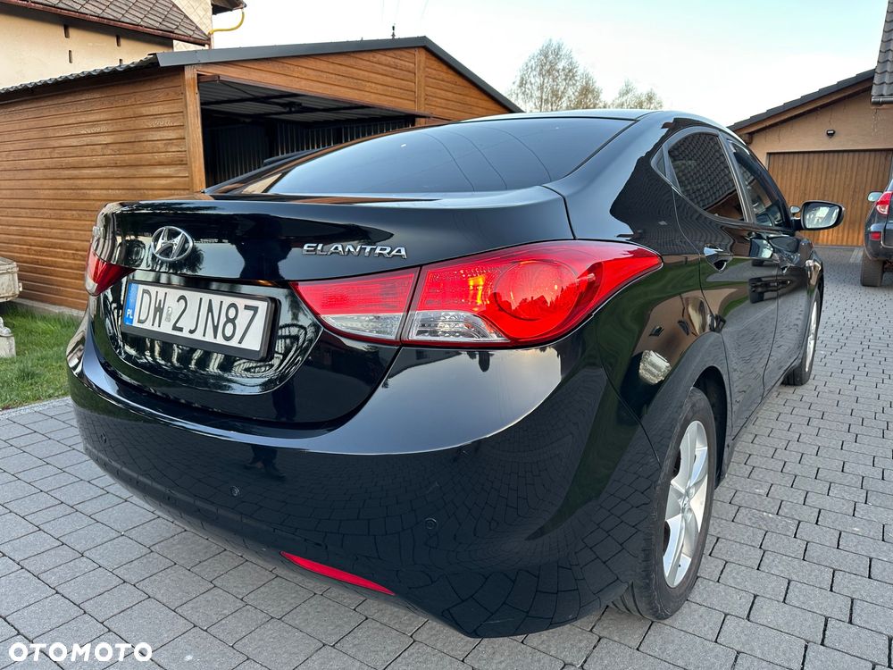 Hyundai Elantra 1.6 Comfort - 22