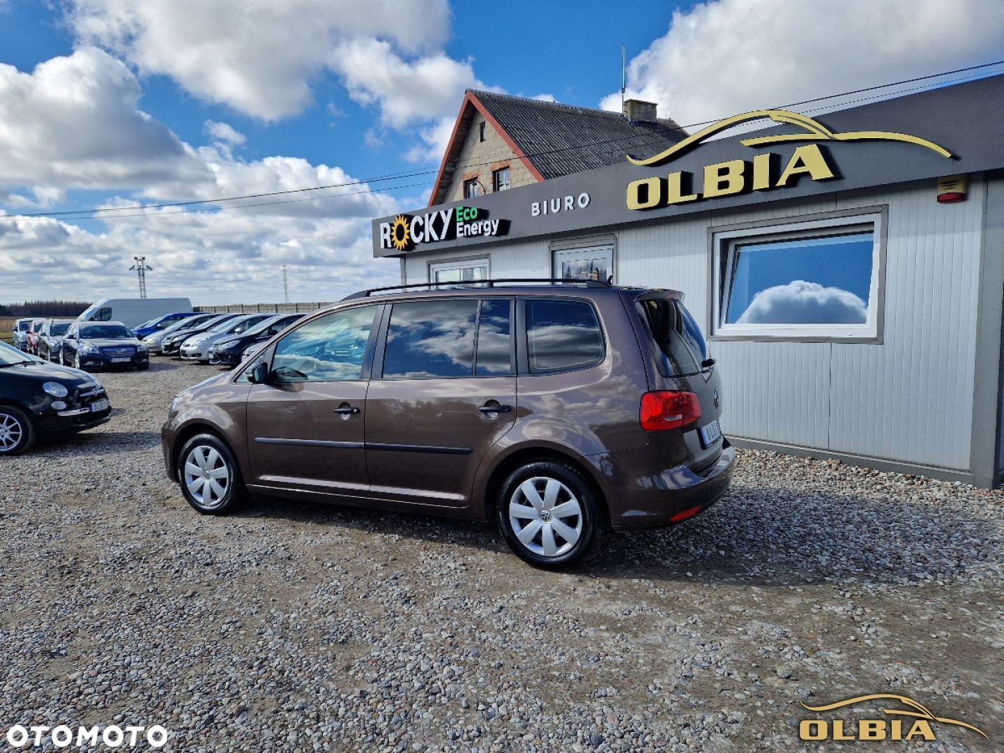 Volkswagen Touran - 12