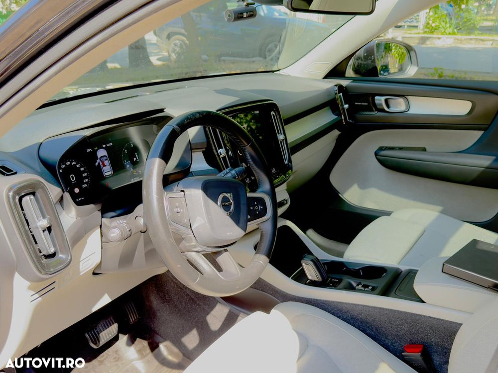 Volvo XC 40 D3 AWD Momentum Pro - 11