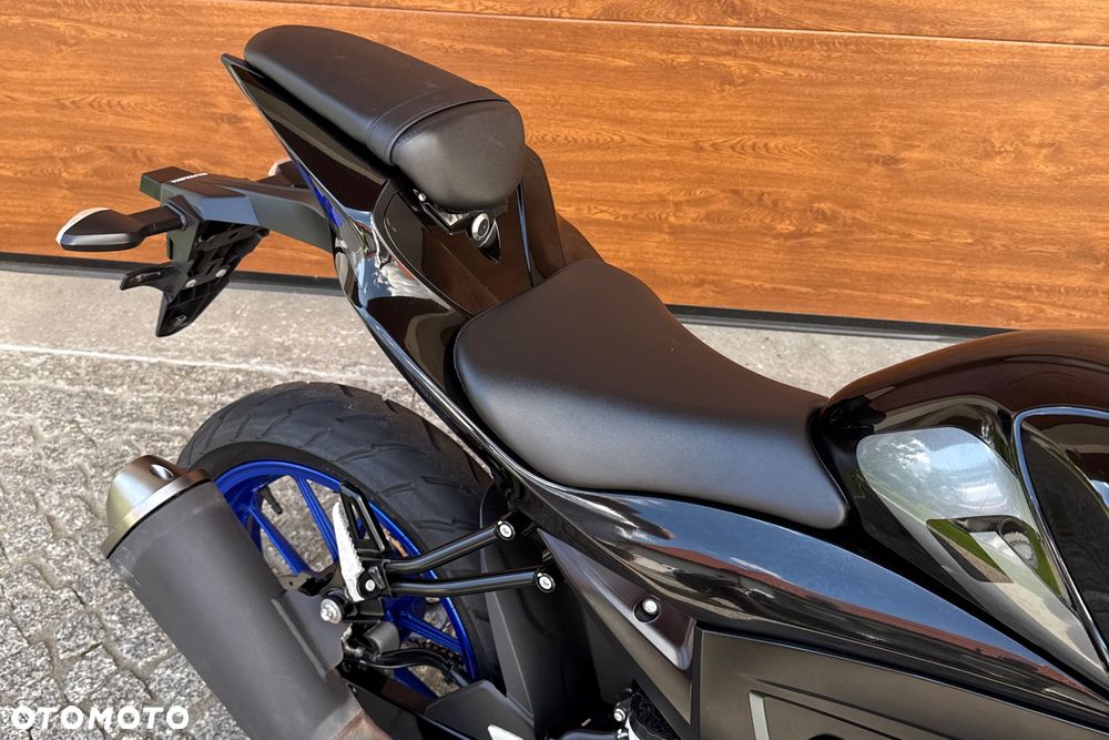 Suzuki GSX - 9